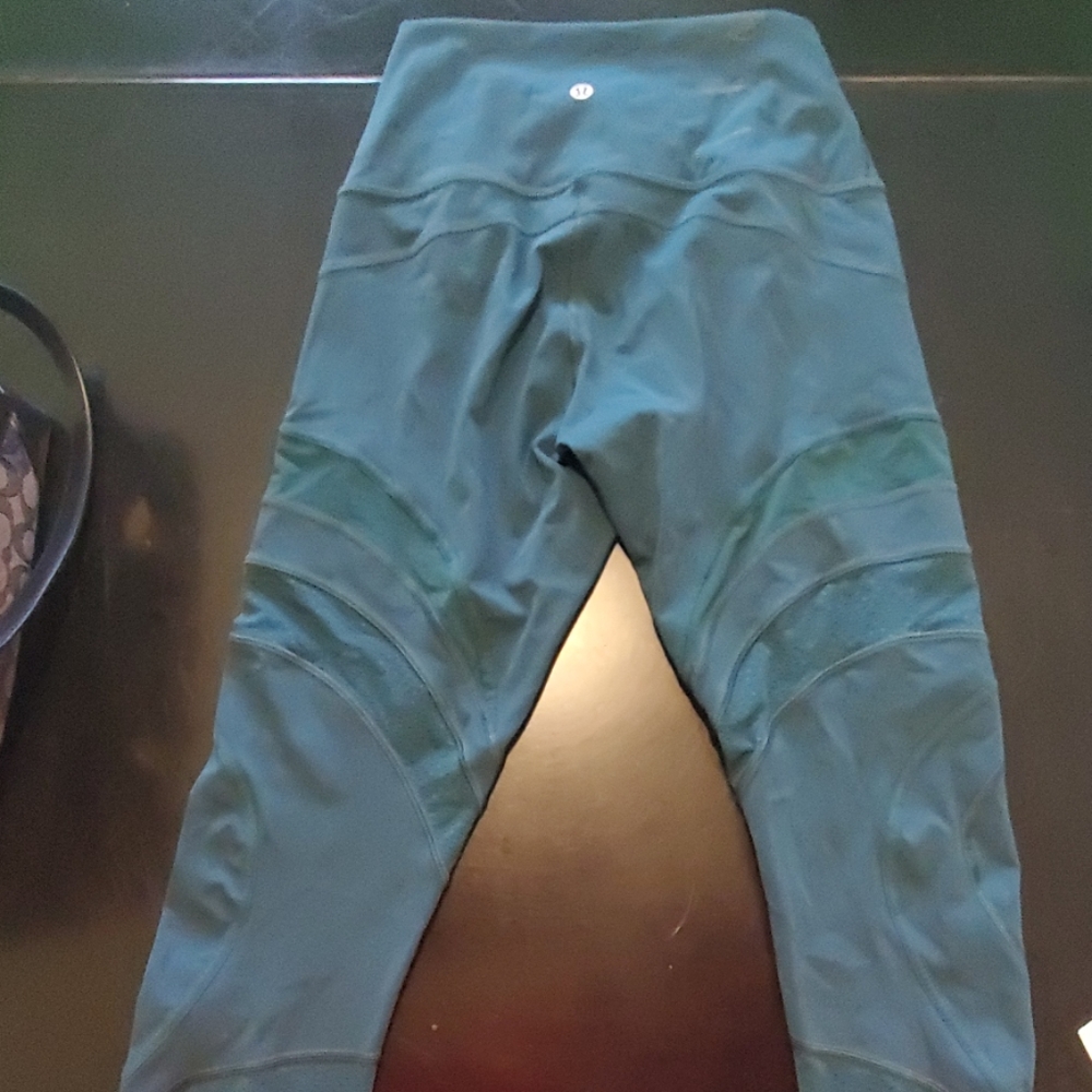 Lululemon size 6 leggings